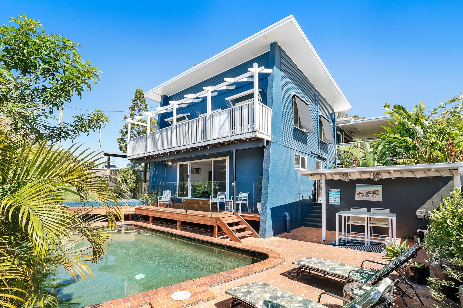 73 Dixon Street, Coolangatta QLD 4225, Image 2