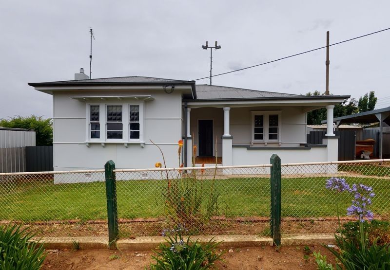 18 Denison Street Junee Nsw 2663 House For Rent 305 335 Domain