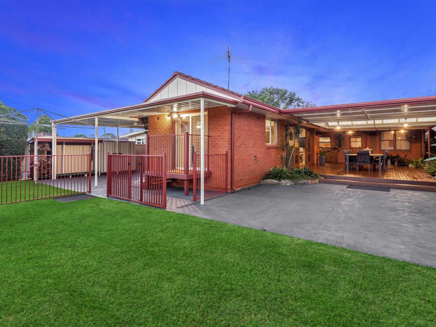 8 Laurel Close, Hornsby NSW 2077, Image 2