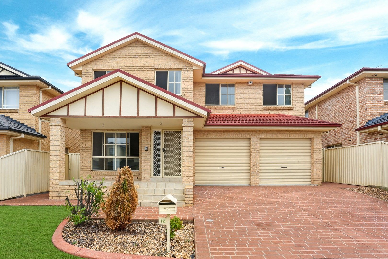 4 bedrooms House in 12 Redpa Close WEST HOXTON NSW, 2171
