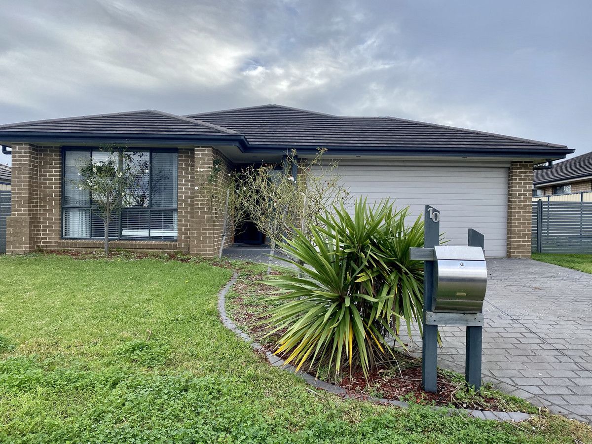 4 bedrooms House in 10 Zinfandel Circuit CESSNOCK NSW, 2325