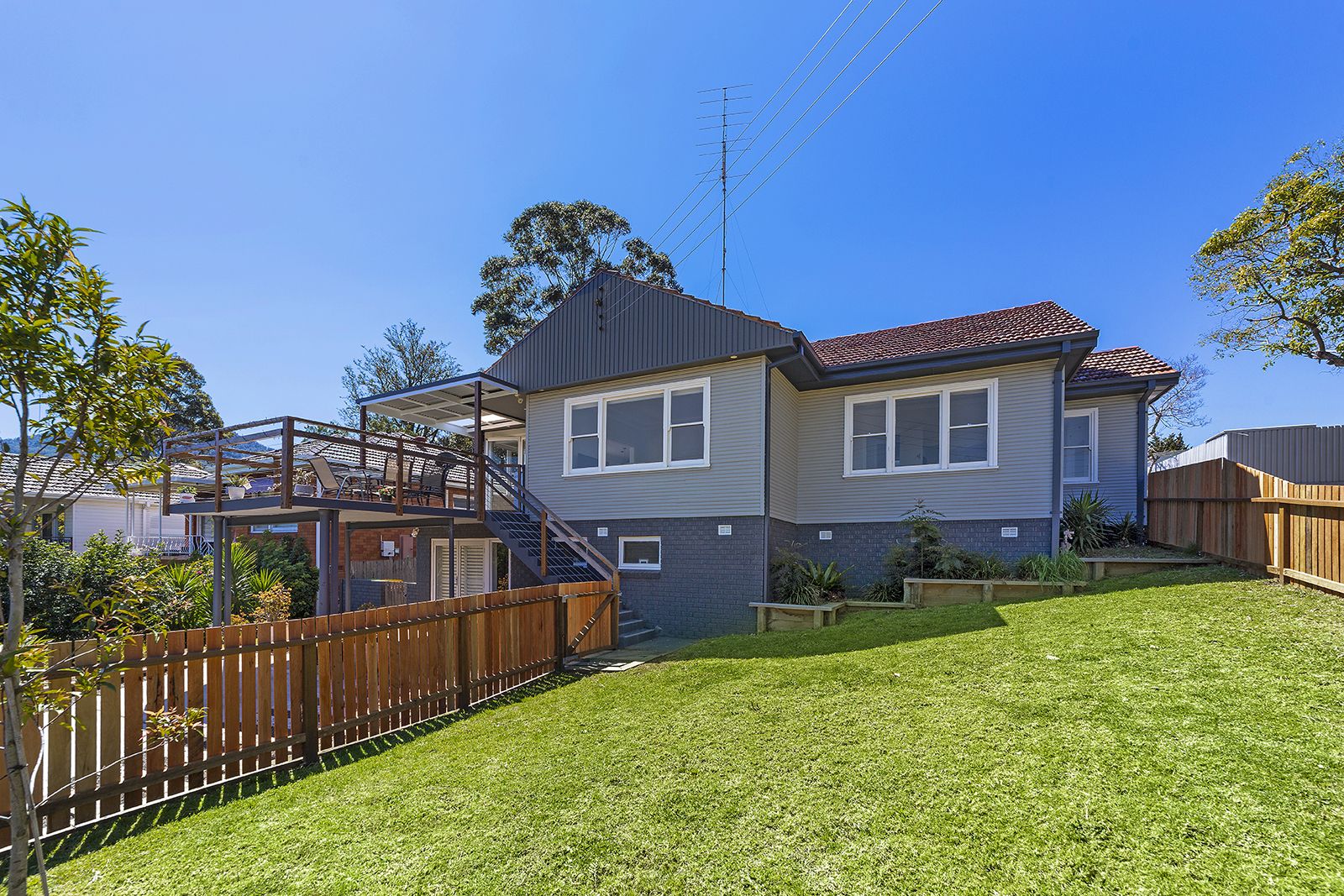 11 Bukari Street, West Wollongong NSW 2500, Image 0