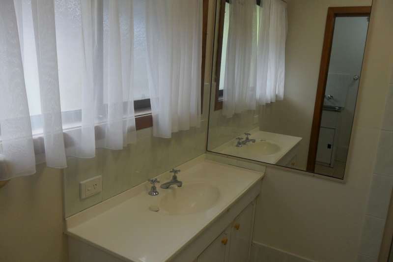 2 bedrooms Semi-Detached in 2/8 Shillito Street SOUTHPORT QLD, 4215