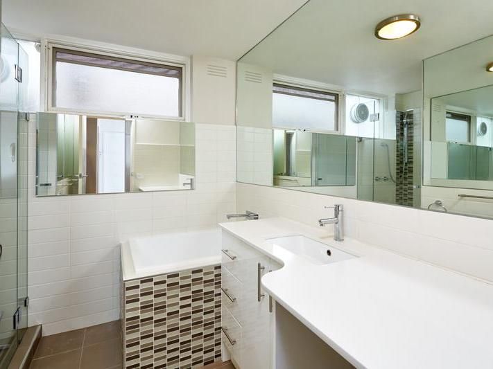 2/15 Foam Street, Elwood VIC 3184, Image 2