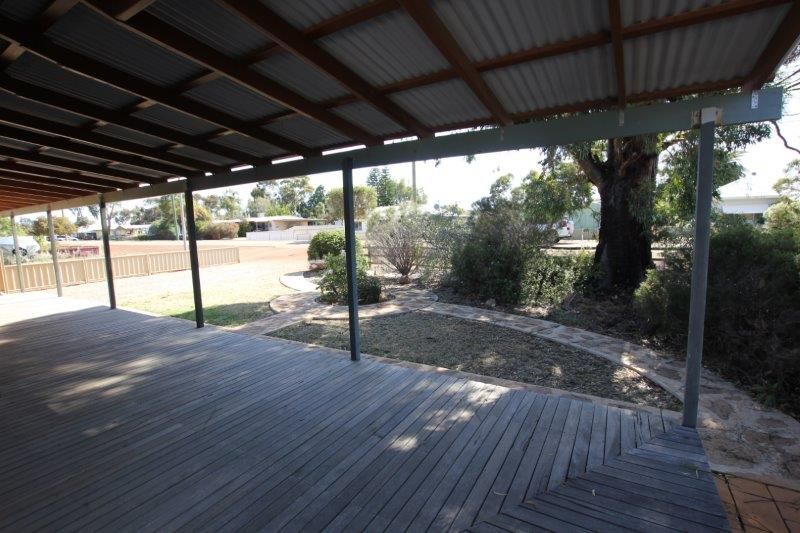 34 Doreen Street, Narembeen WA 6369, Image 2