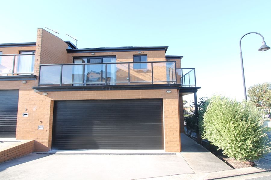 5 Derby Street Warrnambool Vic 3280 Townhouse For Rent