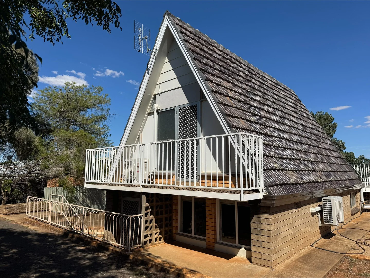 4/12A Elouera Place, Parkes NSW 2870