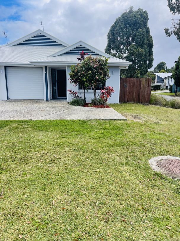 3 bedrooms House in 1/41 Sapphire Street CALOUNDRA WEST QLD, 4551