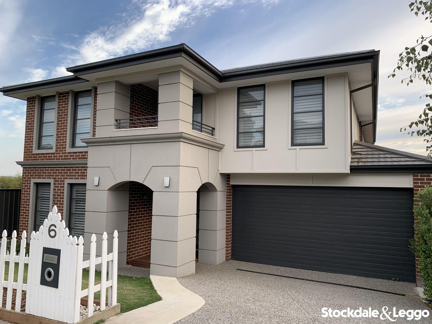 4 bedrooms House in 6 Masefield Terrace CRAIGIEBURN VIC, 3064