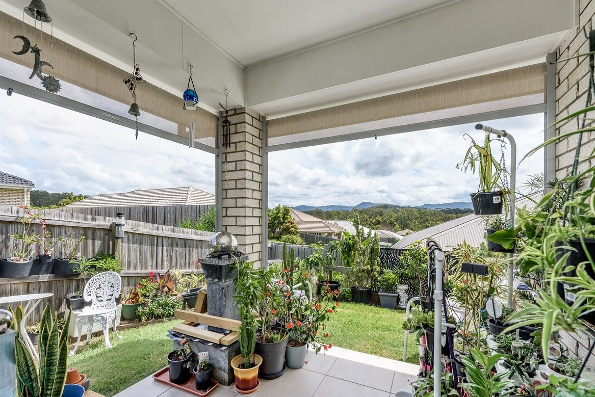 3 bedrooms House in 2/2 Steven Crescent PIMPAMA QLD, 4209