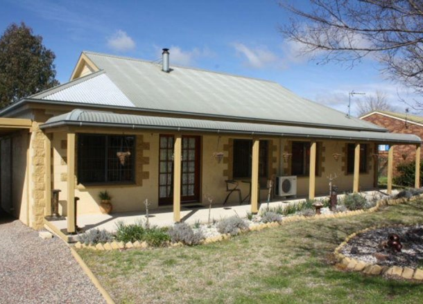 27 George Street, Tenterfield NSW 2372