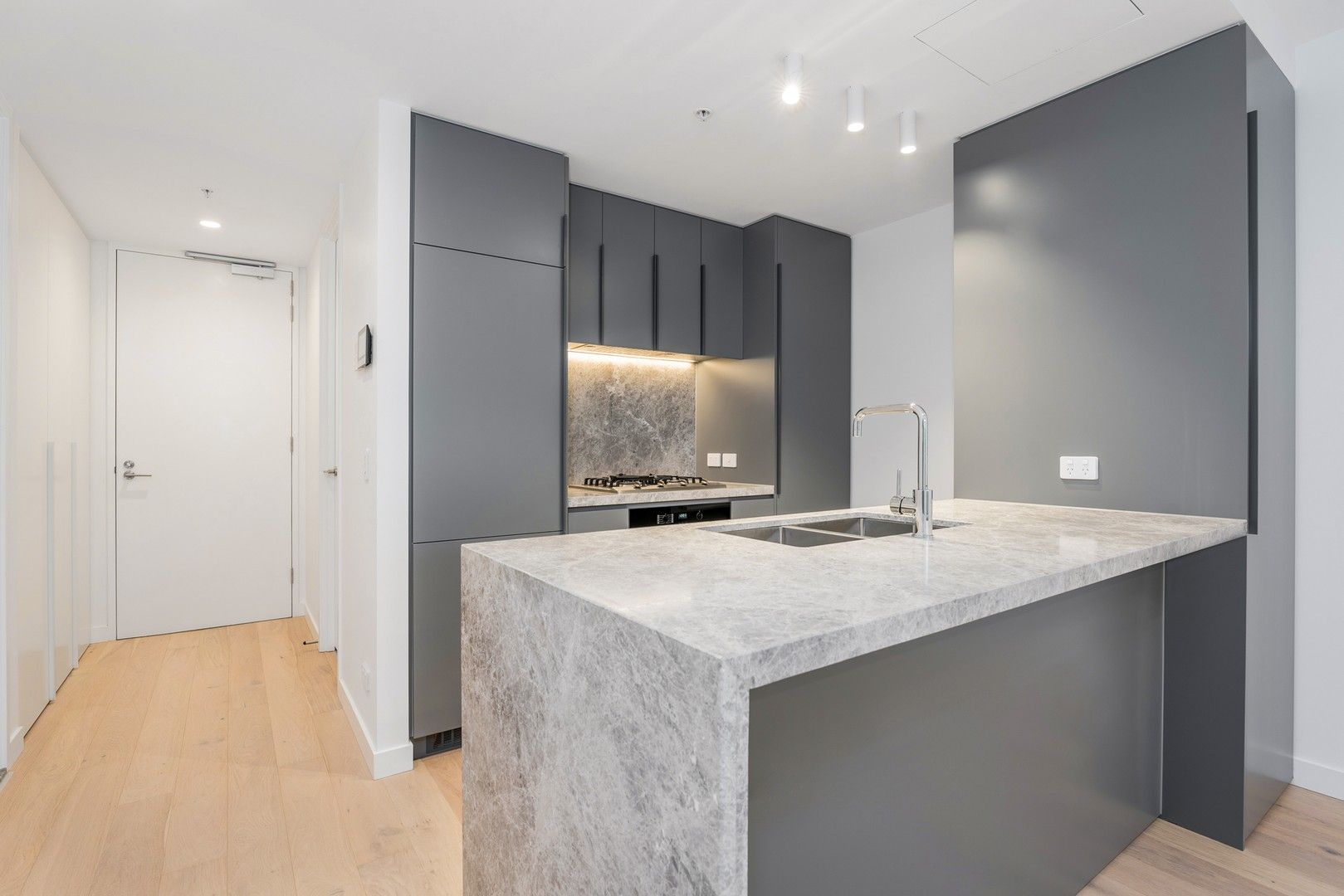 202/555 Burke Road, Camberwell VIC 3124 - Apartment For Rent - $650 ...