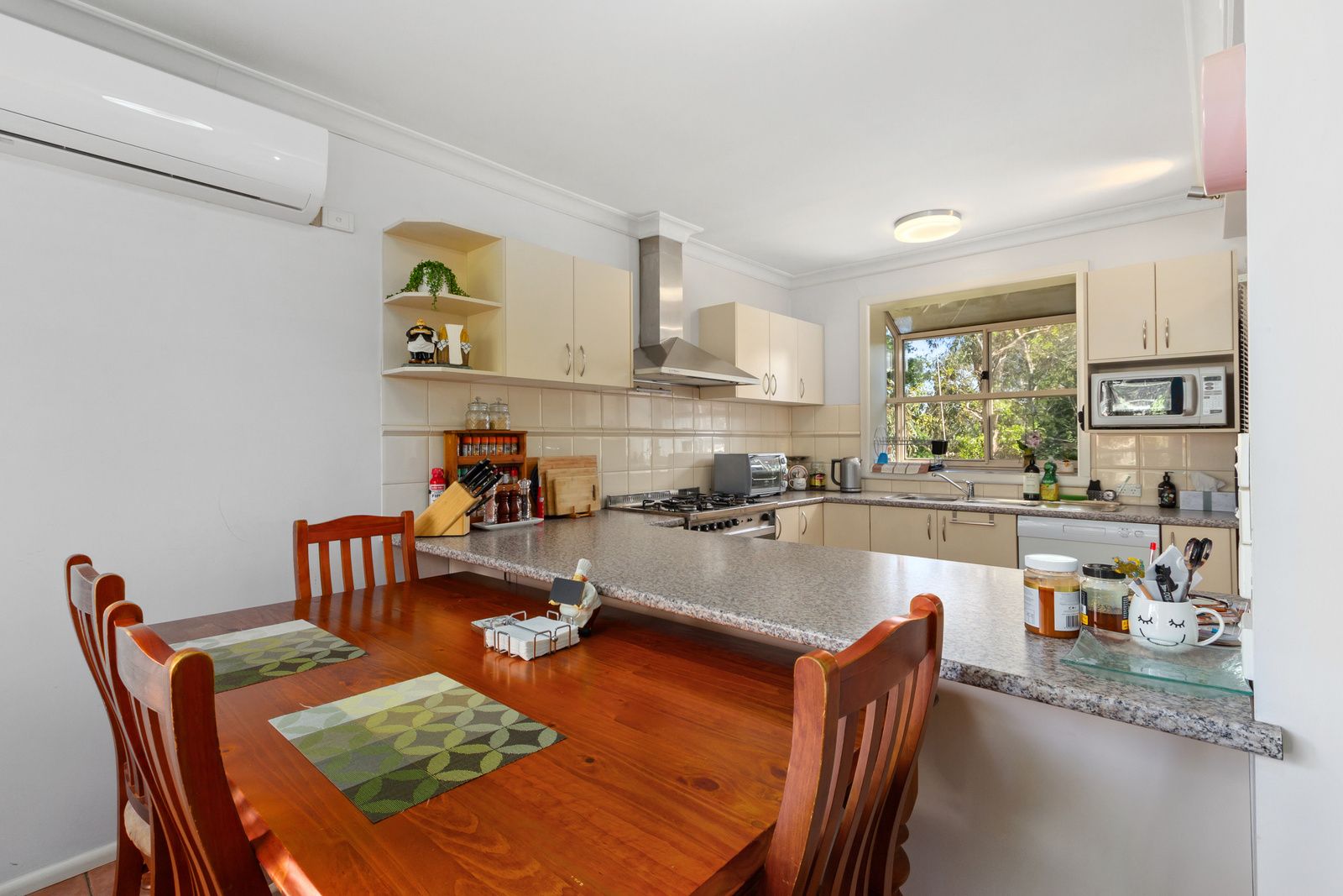 32 Victoria Road, Bayswater VIC 3153, Image 2