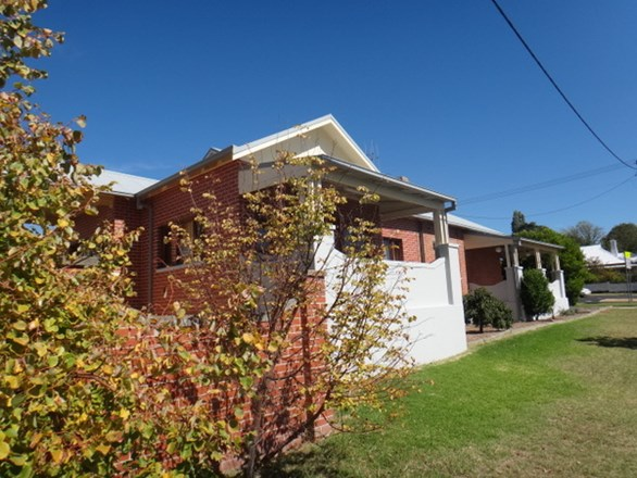 200 Bentinck Street, Bathurst NSW 2795