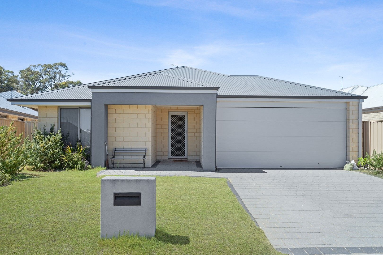 3 bedrooms House in 71 Maiden Way BALDIVIS WA, 6171