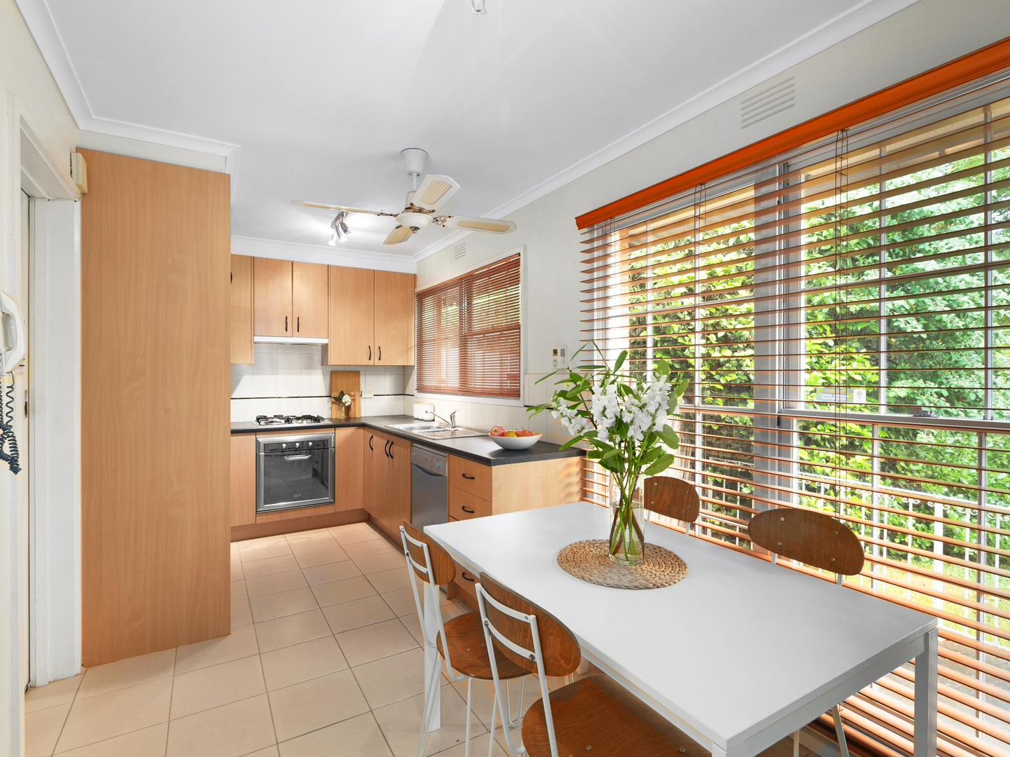 1/10 Glencairn Avenue, Camberwell VIC 3124, Image 2