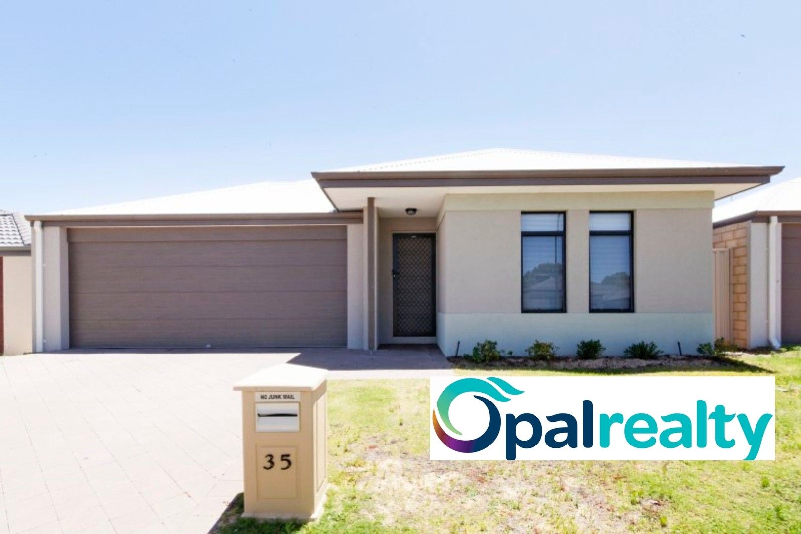4 bedrooms House in 35 Sorrento Turn SECRET HARBOUR WA, 6173