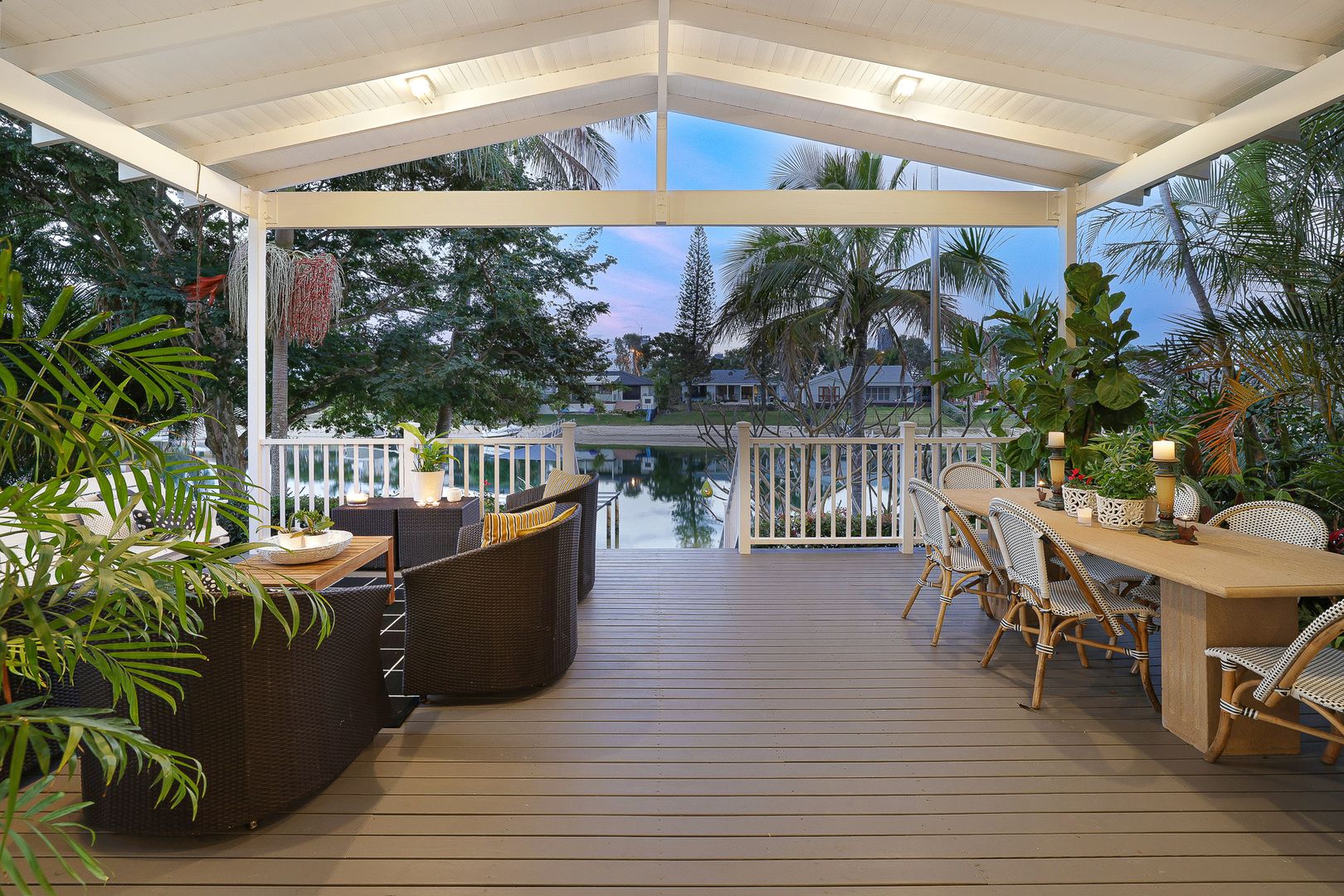 18 Weatherly Avenue, Mermaid Waters Property History & Address Research Domain