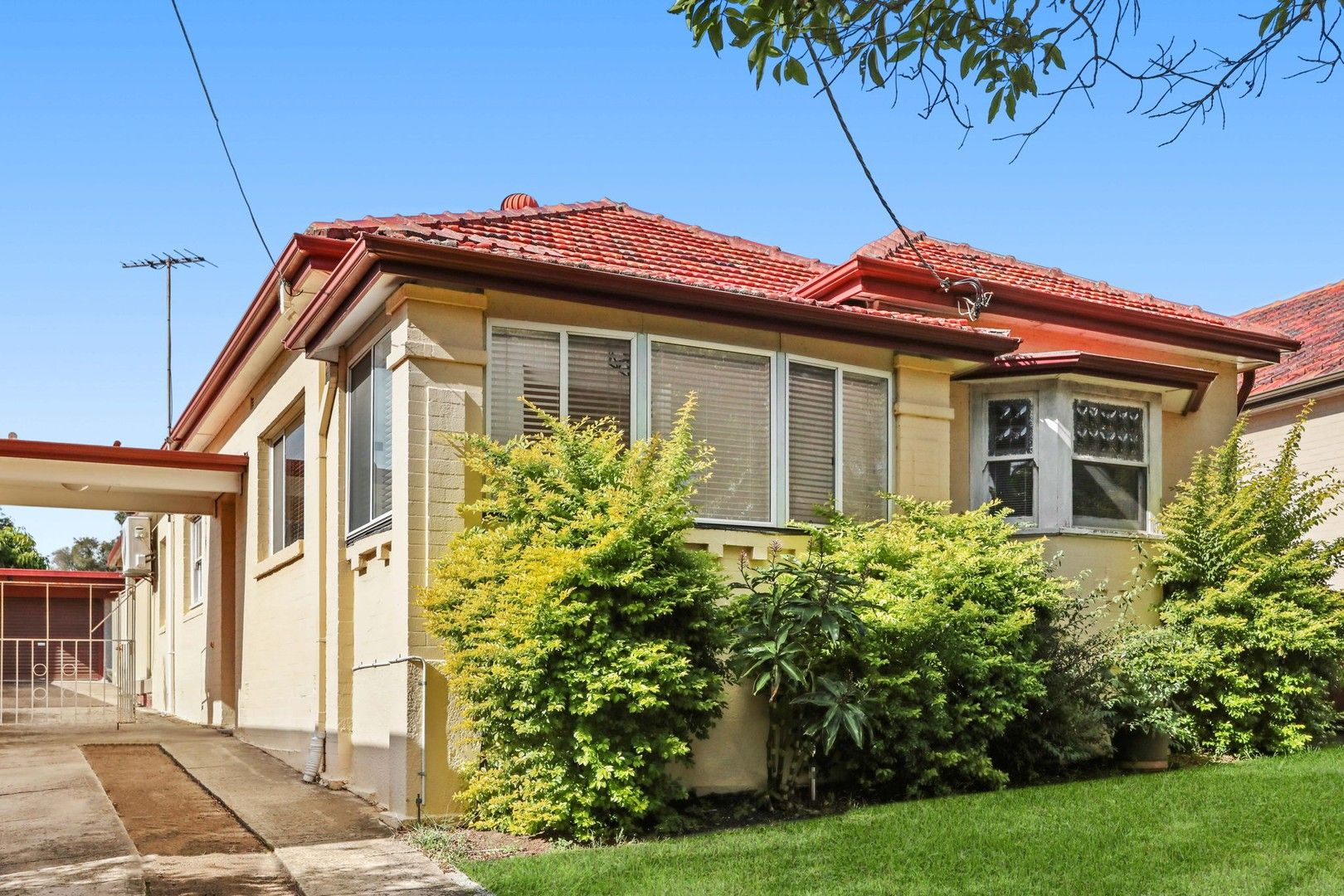 3 bedrooms House in 48 Rosemeath Avenue KINGSGROVE NSW, 2208