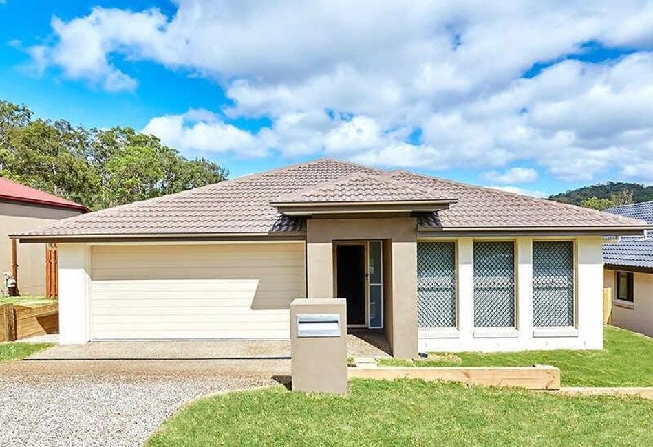 4 bedrooms House in 22 ARONDEL CIRCUIT UPPER COOMERA QLD, 4209