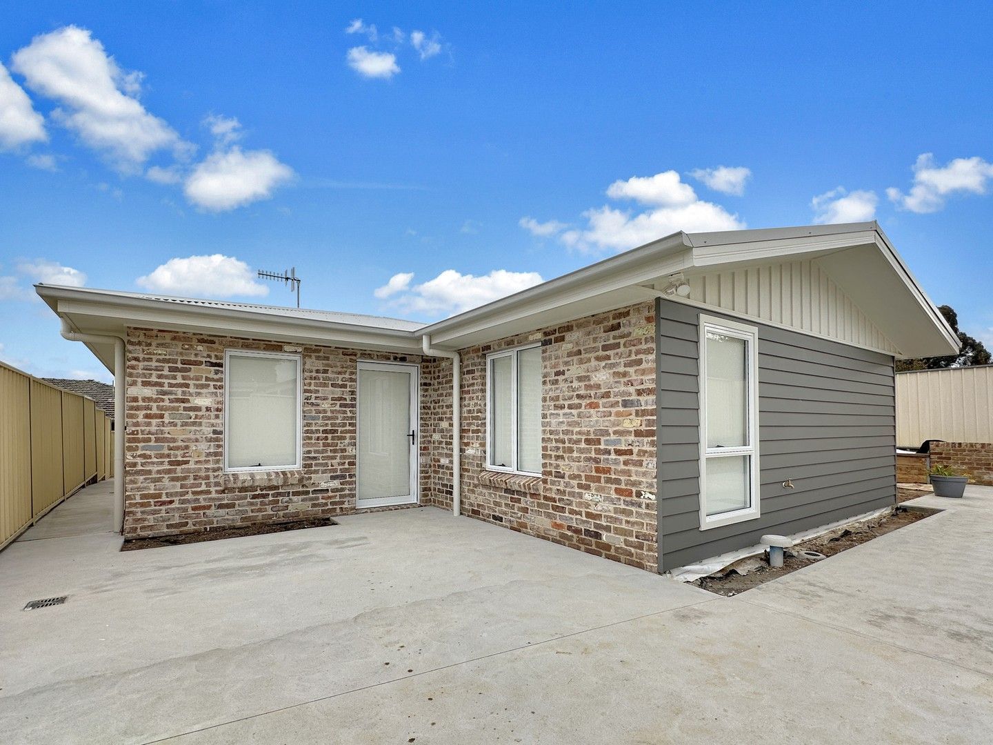 2 bedrooms House in 18B McDermott Drive GOULBURN NSW, 2580