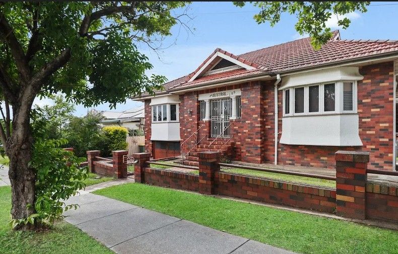 4 bedrooms House in 189B Old Cleveland Road COORPAROO QLD, 4151