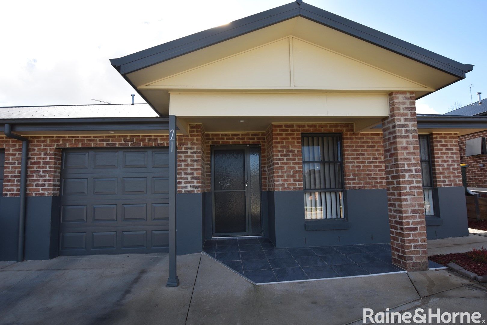 3 bedrooms Townhouse in 21/209-211 Hill Street ORANGE NSW, 2800