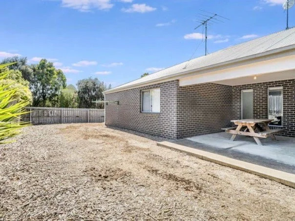 Additional image 8 of Room 4, 93 Fogarty Ave, Highton VIC 3216