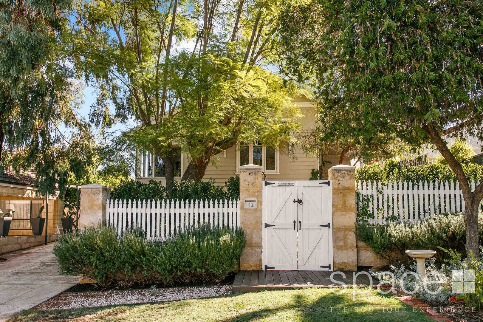 3 bedrooms House in 13 Loftus Street NEDLANDS WA, 6009