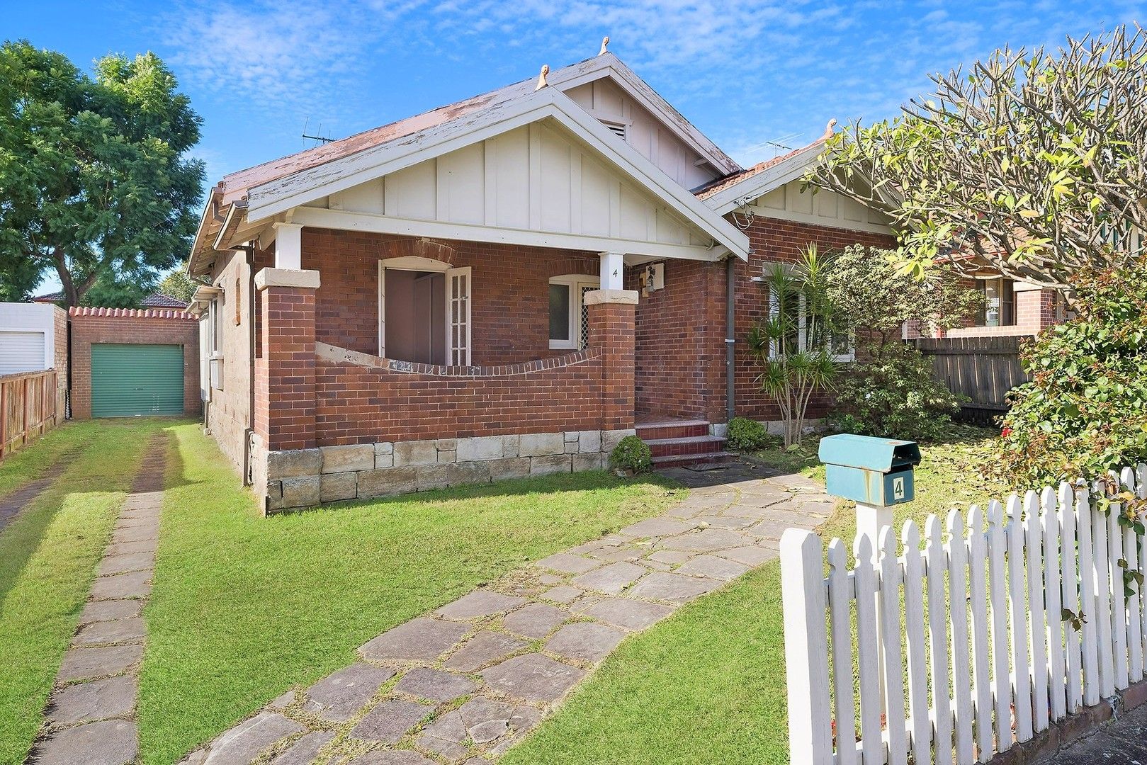 4 bedrooms House in 4 Blakesley Street CHATSWOOD NSW, 2067