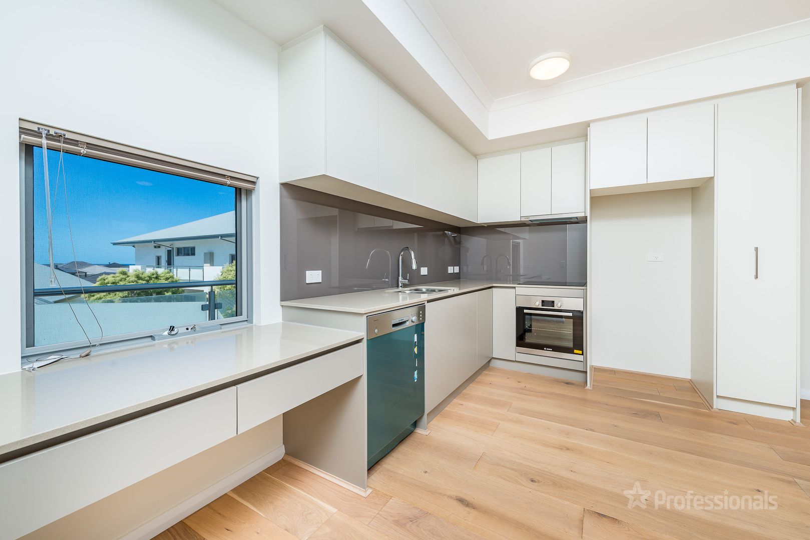 18/17 Royal James Court, Quinns Rocks WA 6030, Image 2