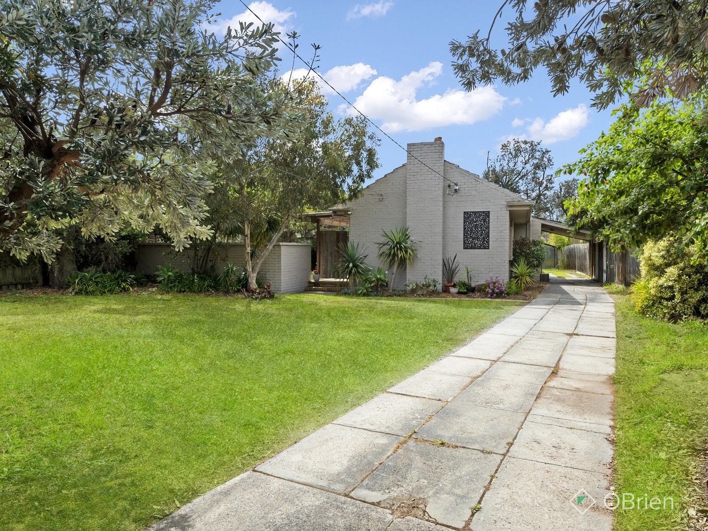 4 bedrooms House in 29 Kananook Avenue SEAFORD VIC, 3198