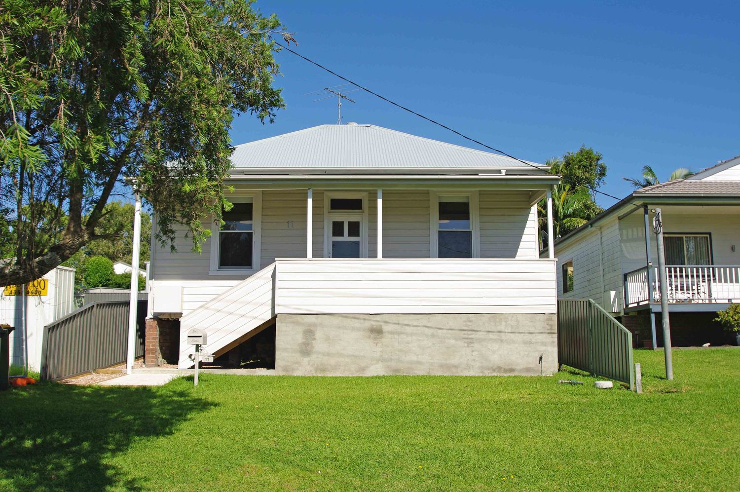 3 bedrooms House in 11 Queens Avenue CARDIFF NSW, 2285