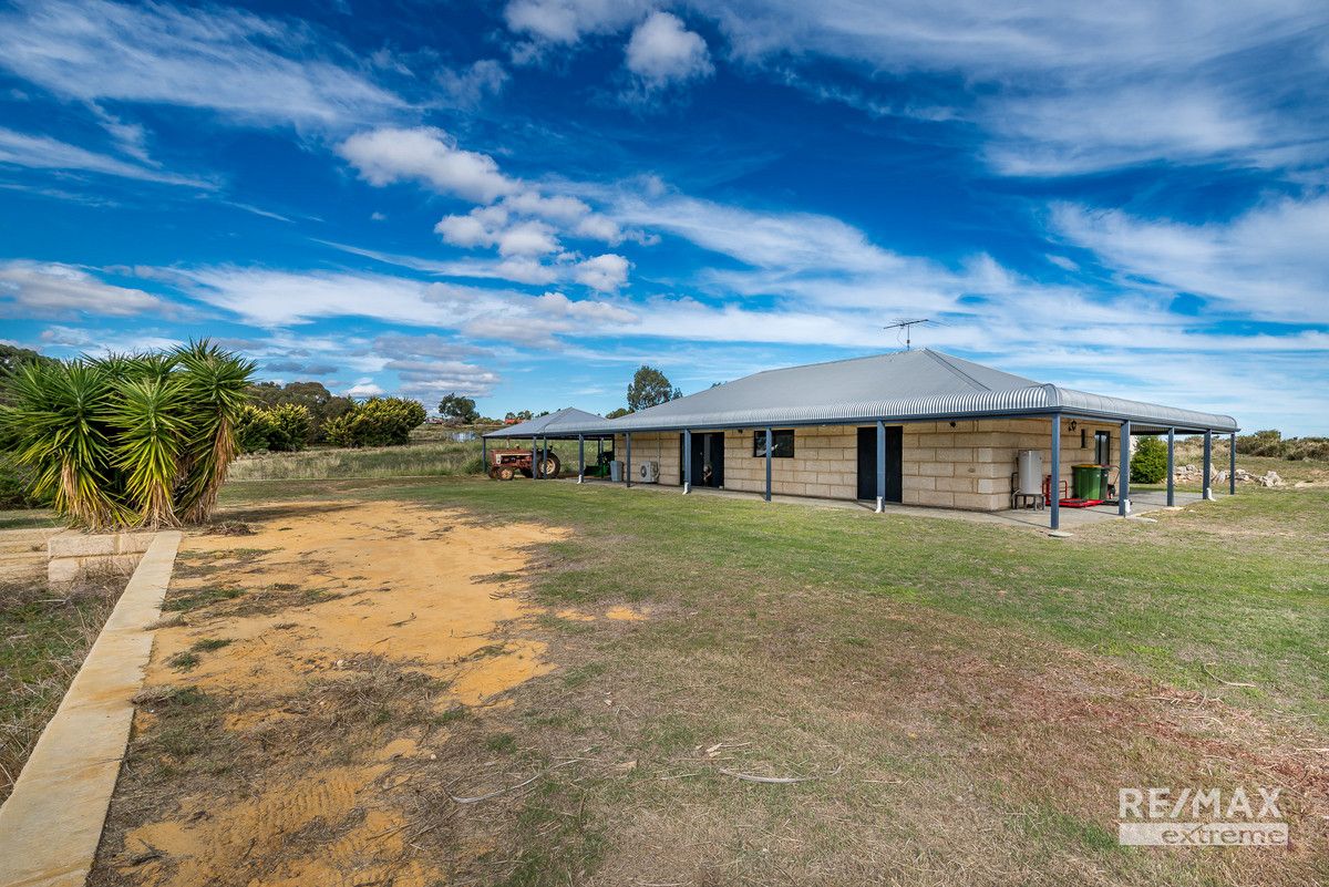 292 Sovereign Hill Drive, Gabbadah WA 6041, Image 2