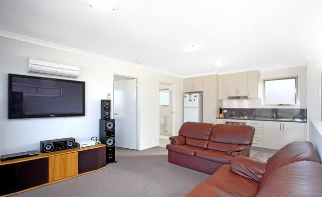 2/25 Excalibur Street, Dunlop ACT 2615, Image 2