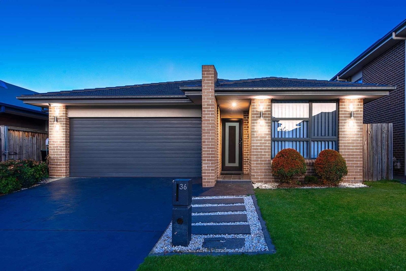 4 bedrooms House in 36 Macksville Street CARNES HILL NSW, 2171