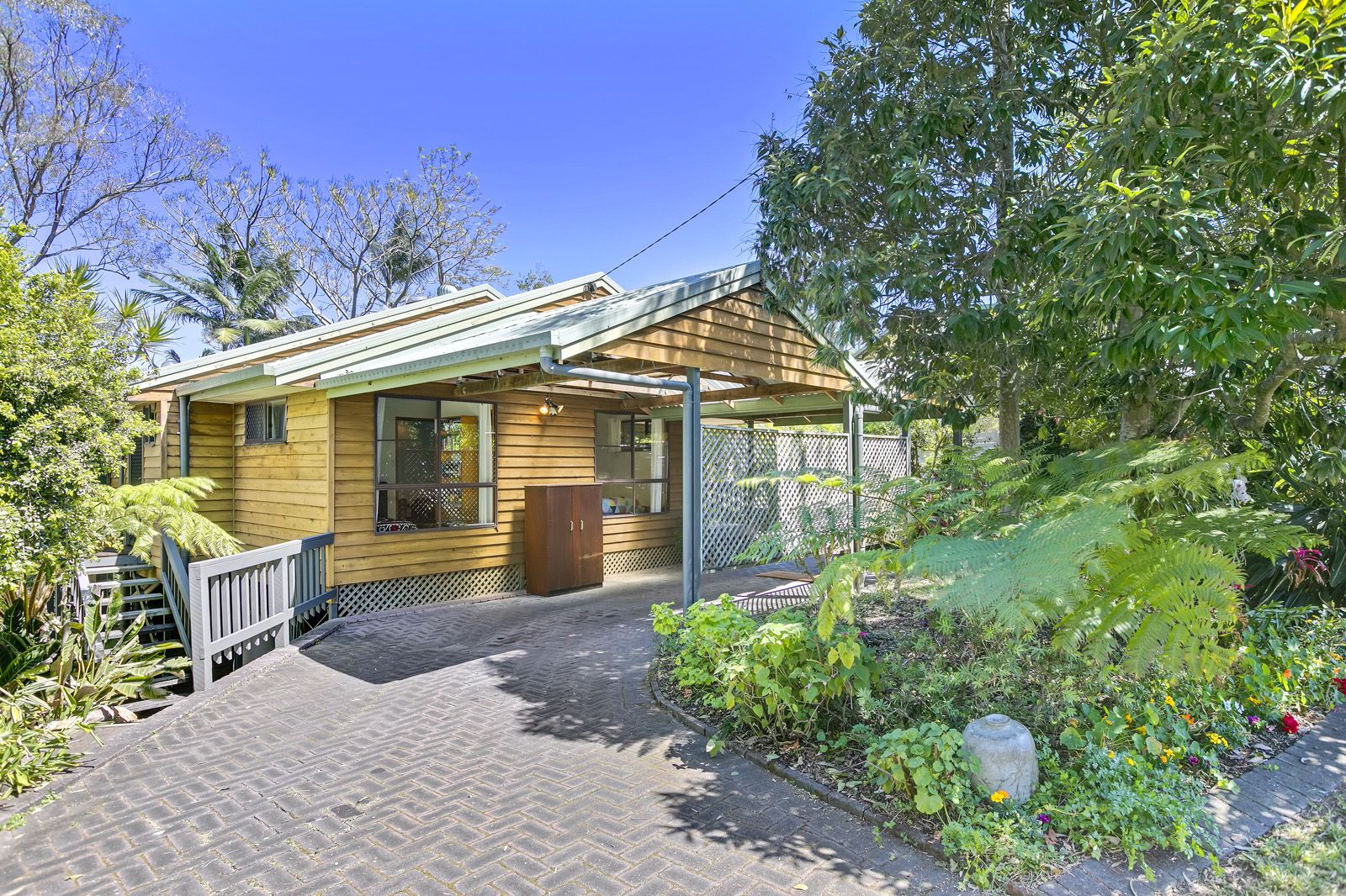 4 bedrooms House in 8 Etep Court NAMBOUR QLD, 4560