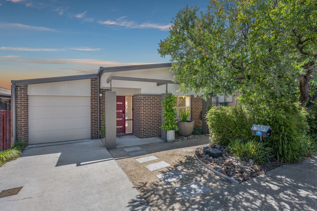 3 bedrooms House in 51 Ada Baker Street FORDE ACT, 2914