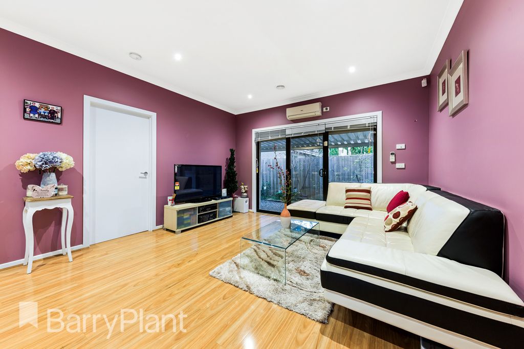 2/6-8 Glendenning Street, St Albans VIC 3021, Image 2