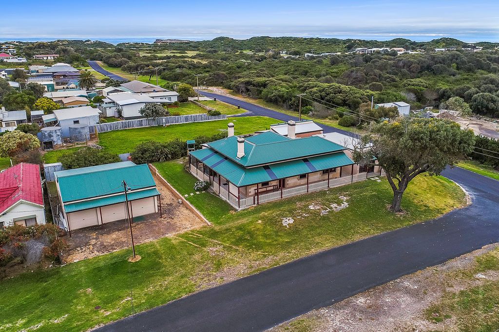 19 Chambers Street, Beachport SA 5280, Image 0