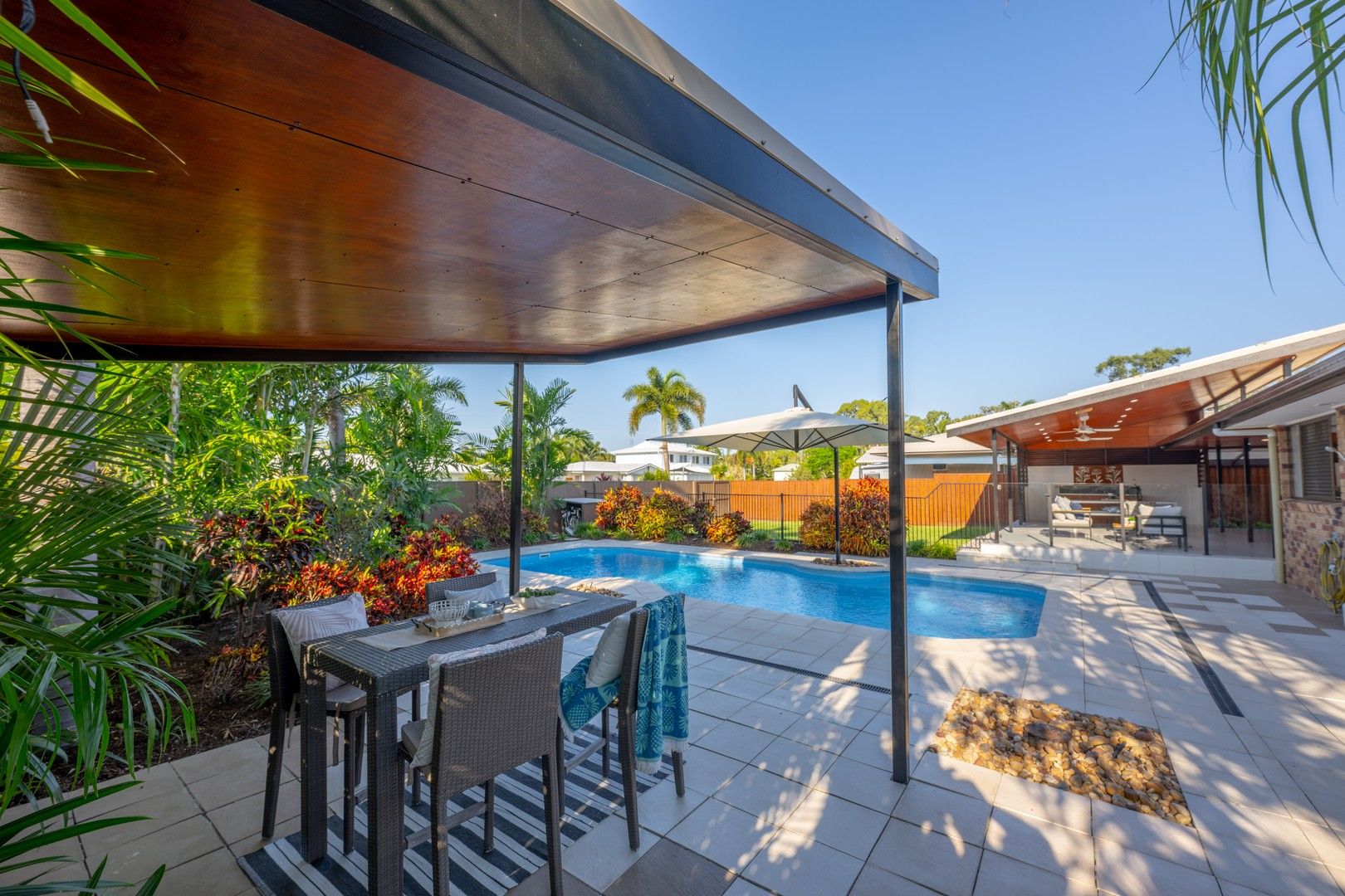 4 bedrooms House in 16 Weddell Drive ANNANDALE QLD, 4814