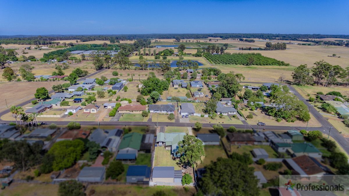 5 bedrooms House in 8 Guilfoyle Street MANJIMUP WA, 6258