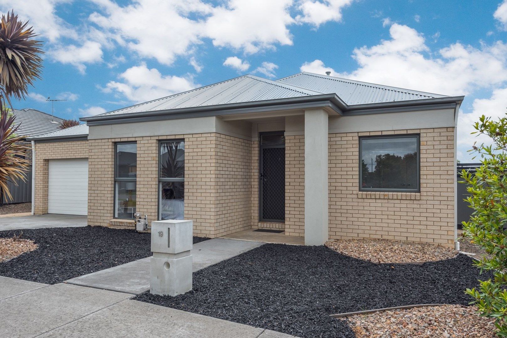 19 Hartow Street, Craigieburn VIC 3064, Image 1