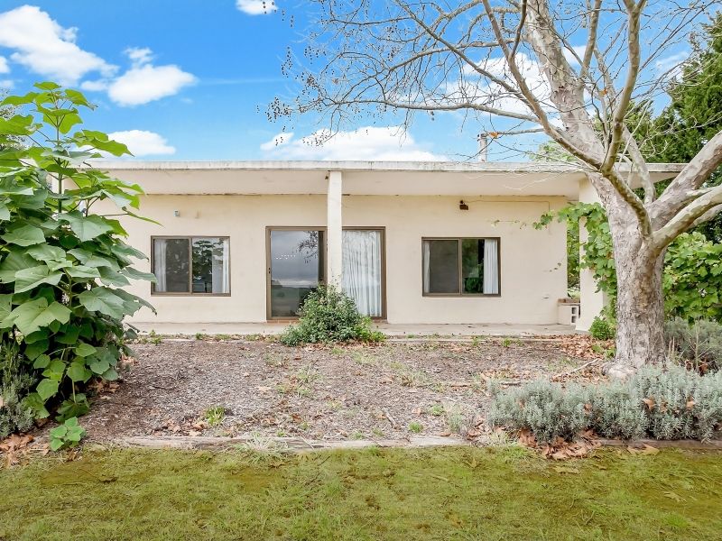 2 bedrooms House in 1215 Highlands Way TALLONG NSW, 2579