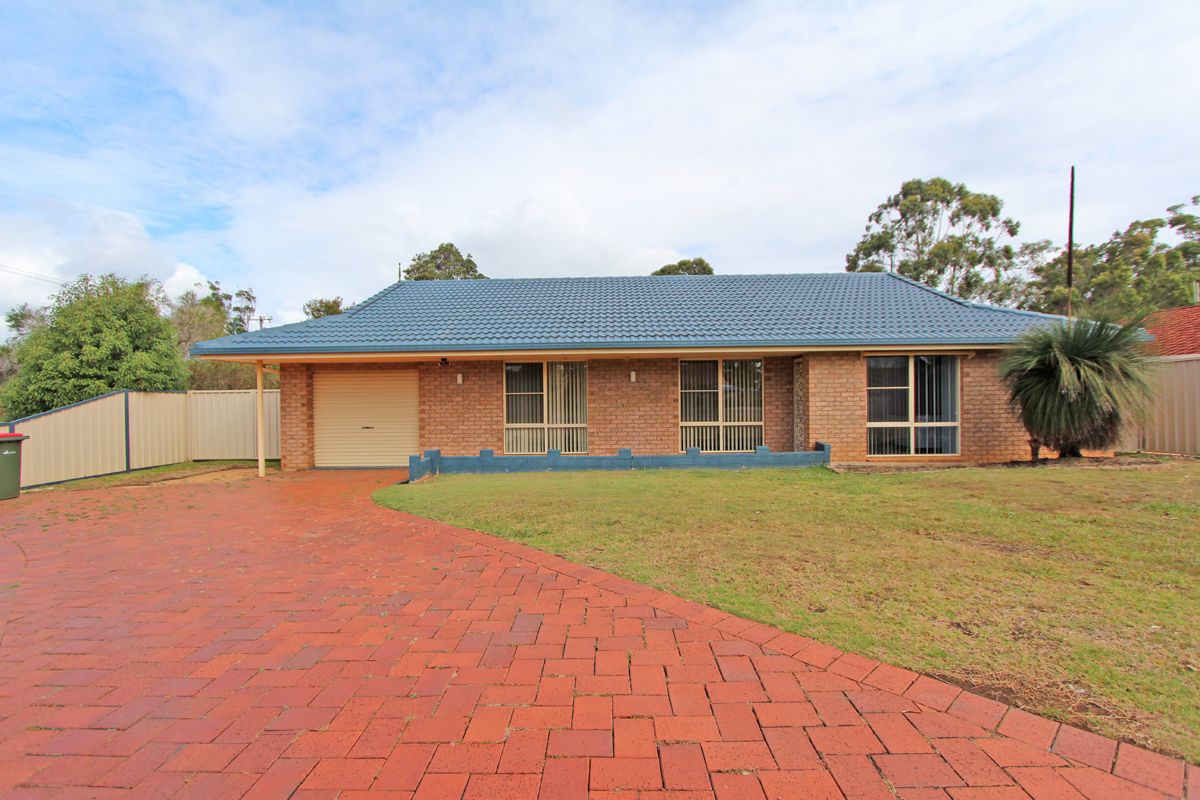 1 Emily Ave Port Macquarie Nsw 2444 House For Rent 480 Domain