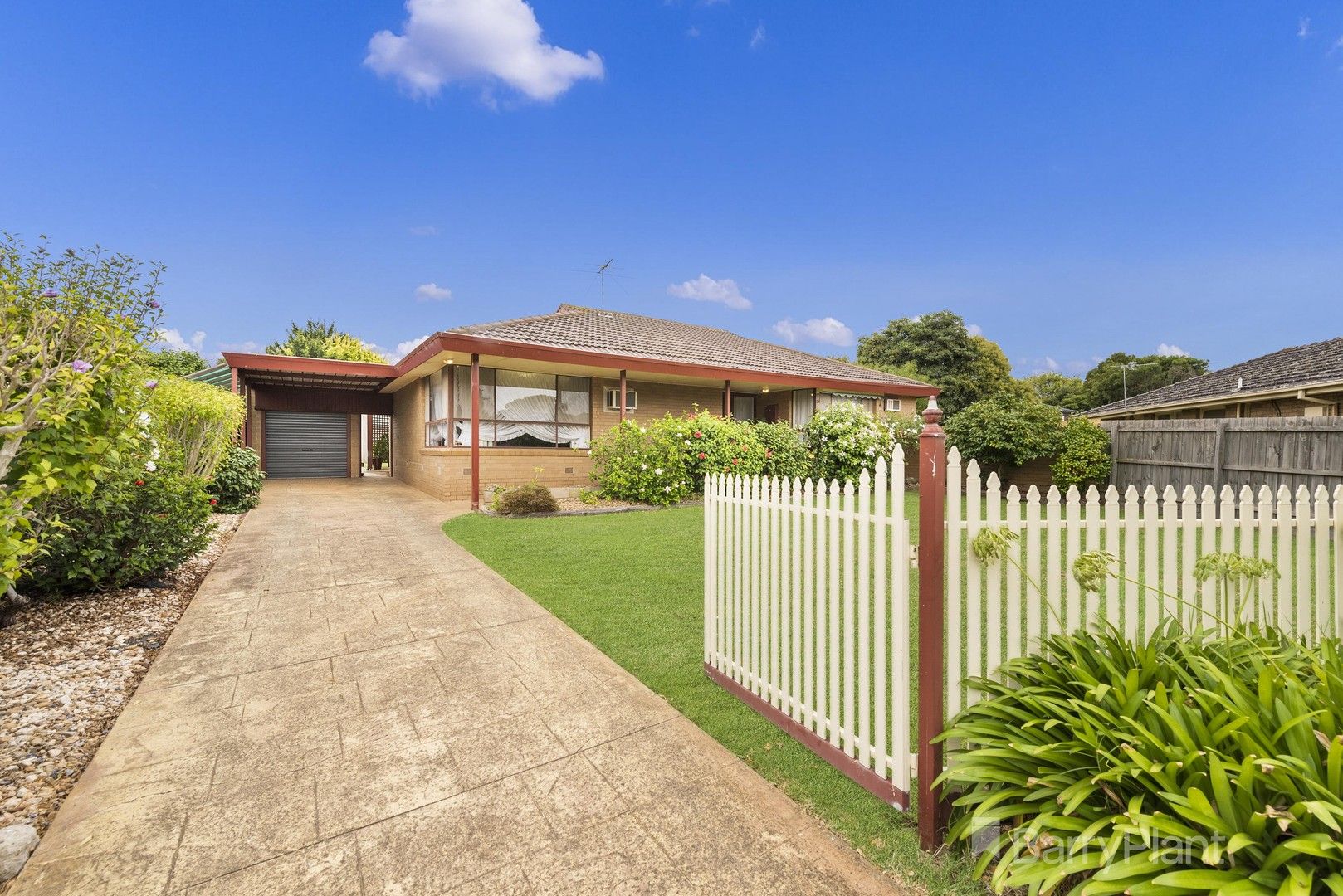 3 bedrooms House in 5 Astor Place MELTON WEST VIC, 3337