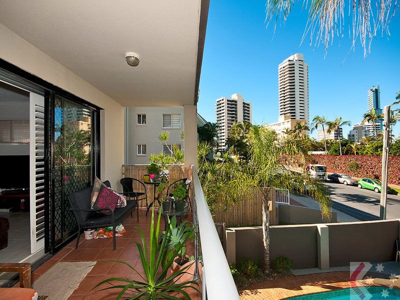 2 bedrooms Apartment / Unit / Flat in 5/13 Breaker Street MAIN BEACH QLD, 4217