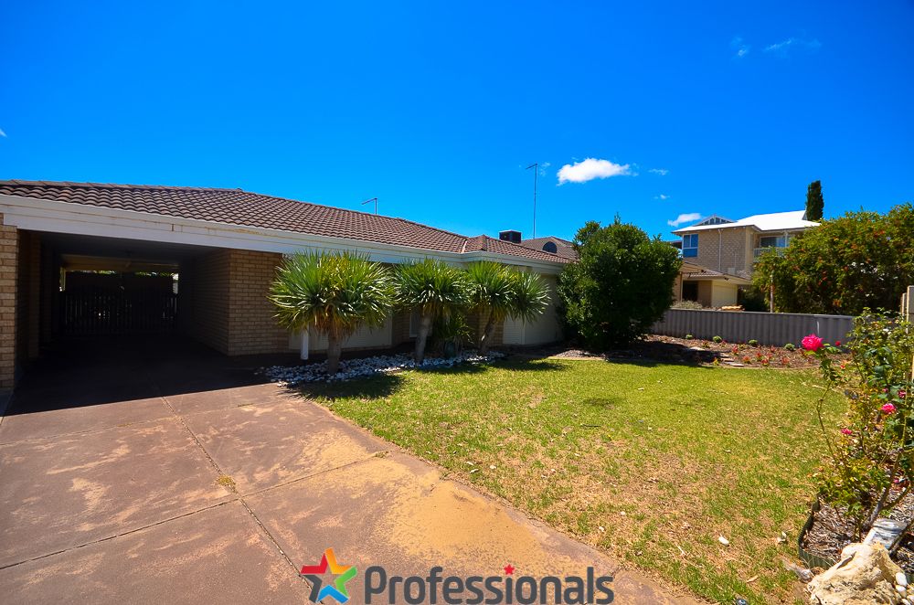 4 bedrooms House in 96 Peelwood Parade HALLS HEAD WA, 6210