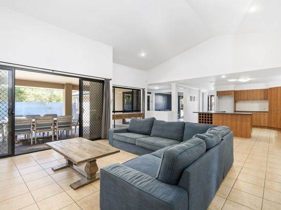 6 Deal Cove, Arundel QLD 4214, Image 1