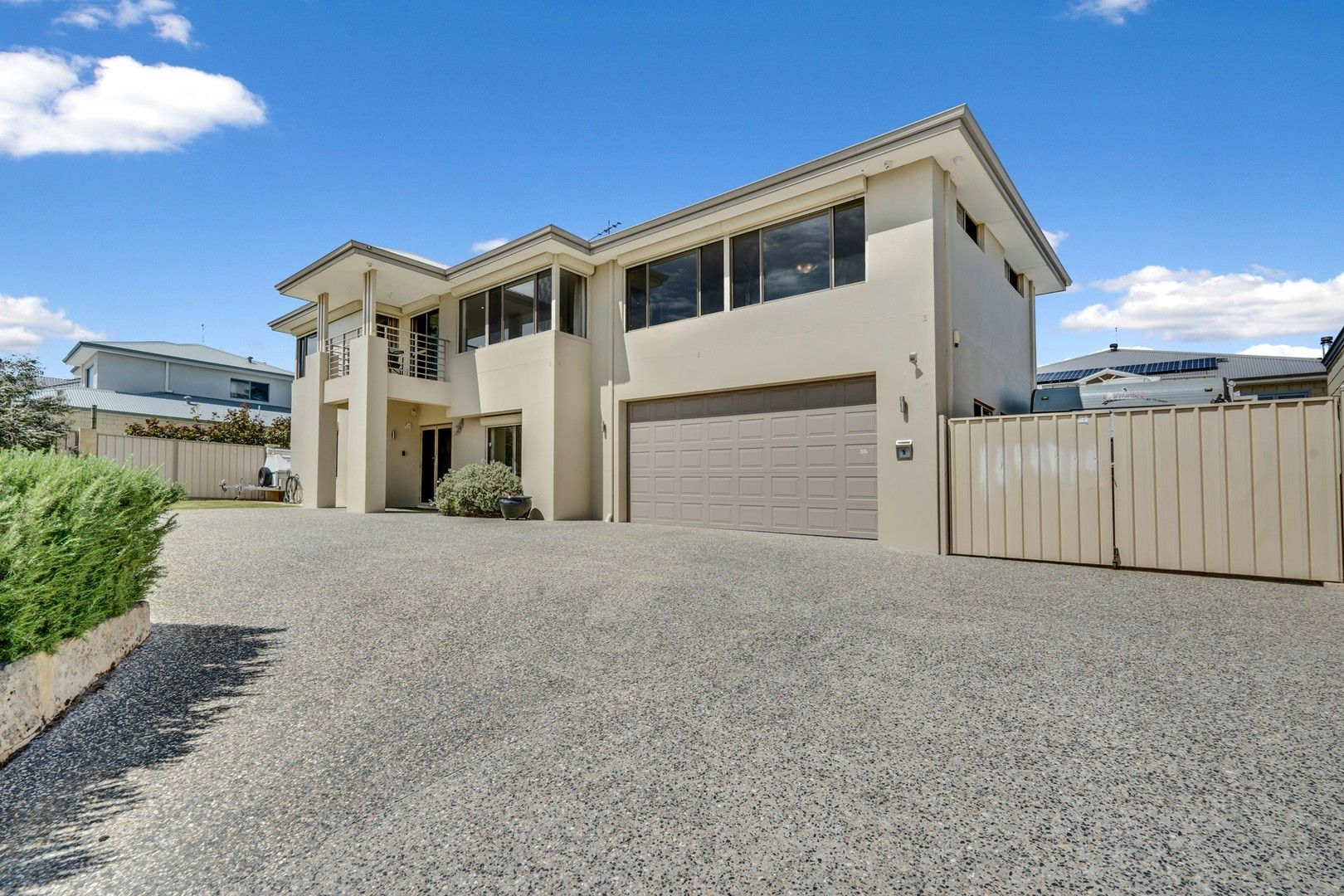5 bedrooms House in 9 Narembeen Road DAWESVILLE WA, 6211